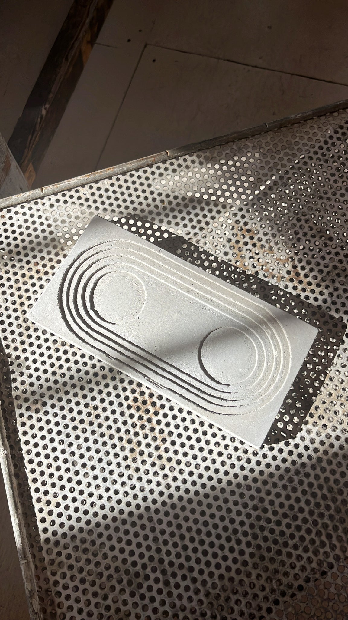 brutalist tray 02